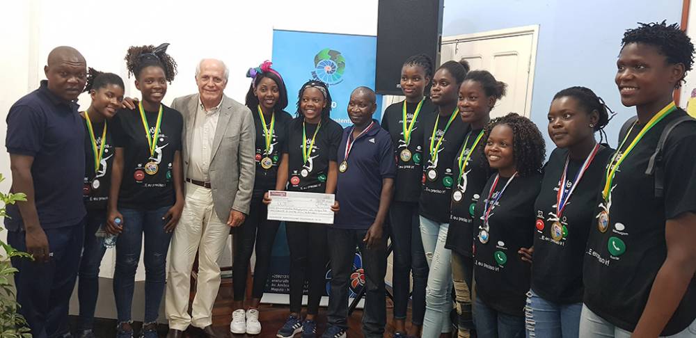 Premiação das Campeãs do Voleibol da UP Maputo